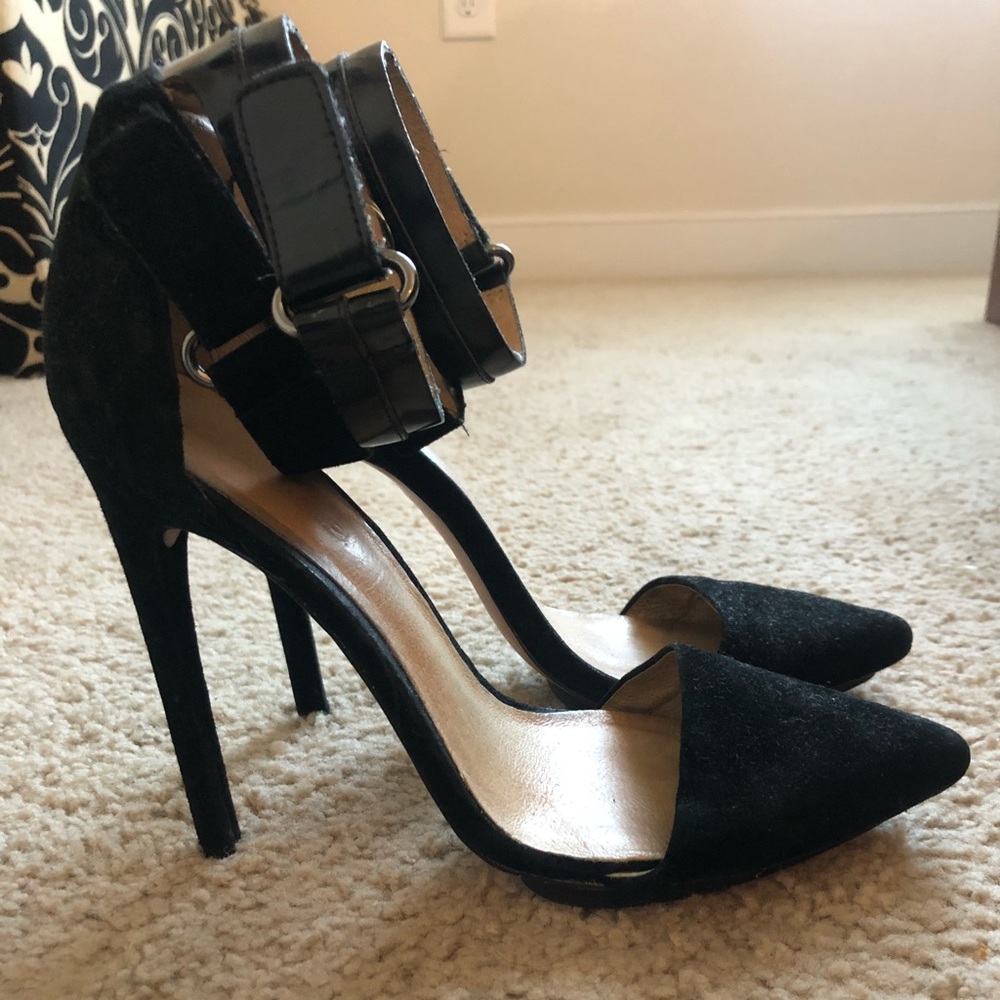 L.A.M.B Oxley Pointed-Toe Pump Black Suede